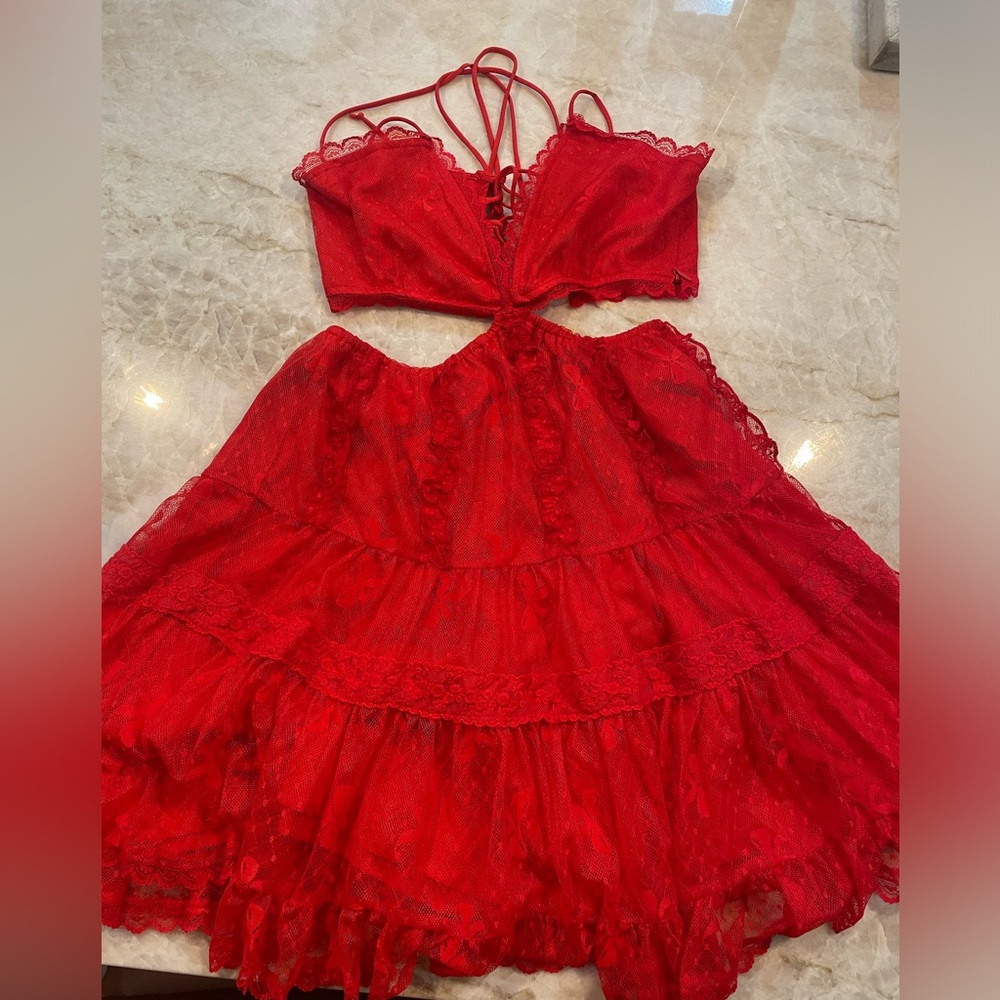 Red dress (lace-up back)